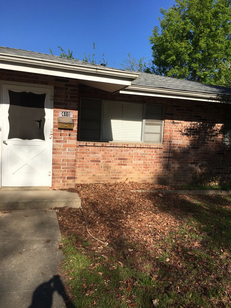 Springdale Apartment: 410 & 412 S. Blair St.