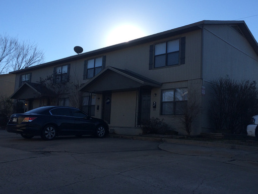 WALKING DISTANCE TO U OF A! STUDENTS WELCOME!! – photo 1