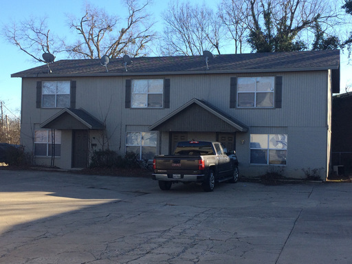 WALKING DISTANCE TO U OF A! STUDENTS WELCOME!! – photo 1