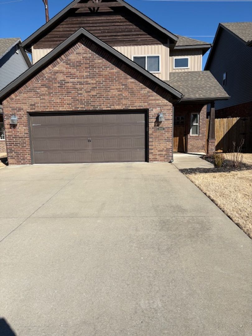 Bentonville House: 3104 SW Riverstone Ave.