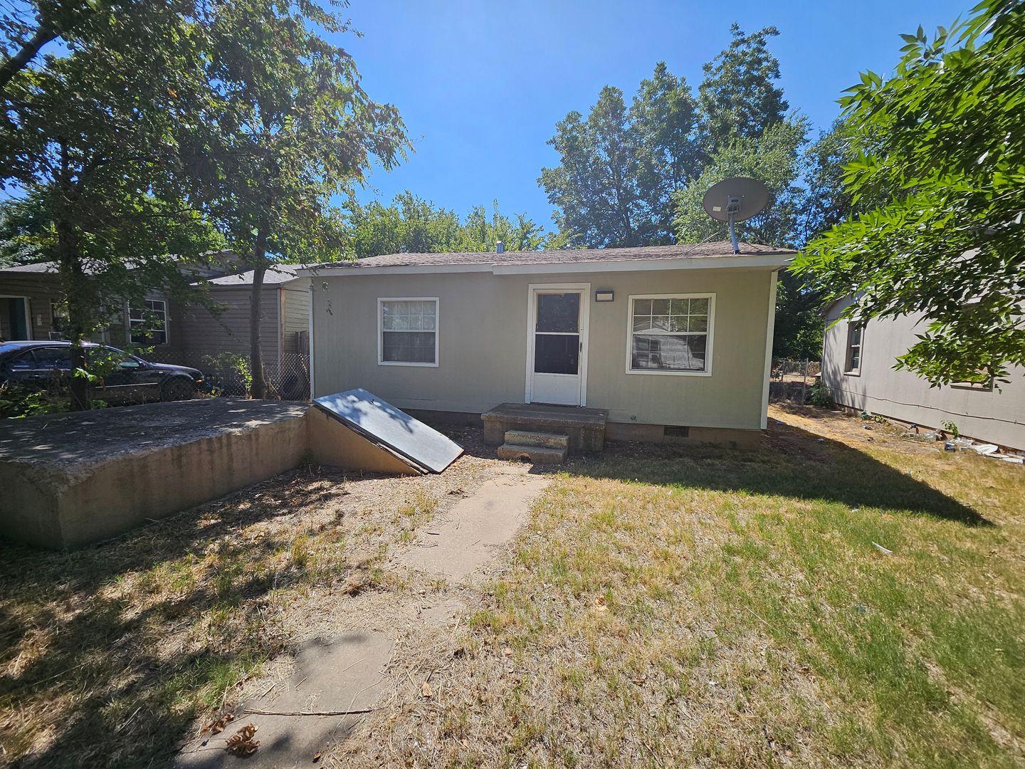 Duncan House: 112 W Cedar Ave