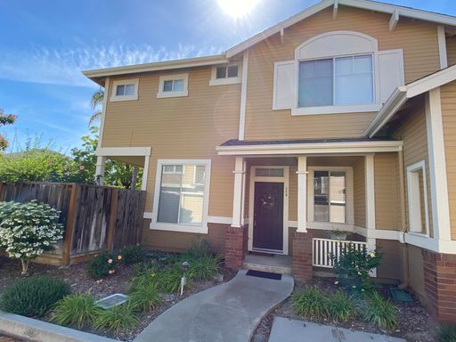 Beautiful 3BR/2.5BA Townhome Near Communication Hill – photo 1