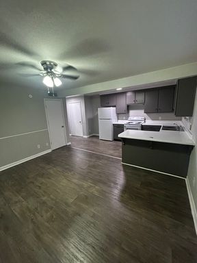The Vue On Cliffside - MOVE IN SPECIALS – photo 1