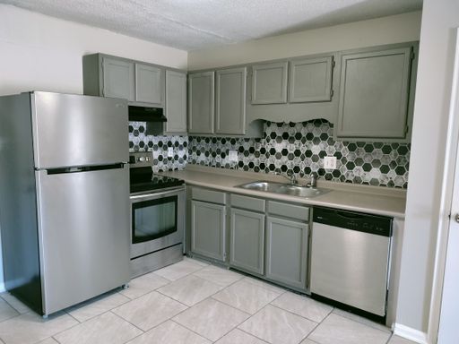 Now Leasing Renovated 2BR 1 Bath Apartments – photo 1