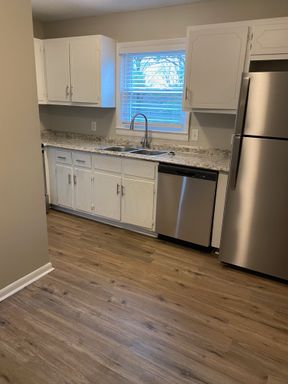 112B Michael Ave – photo 1