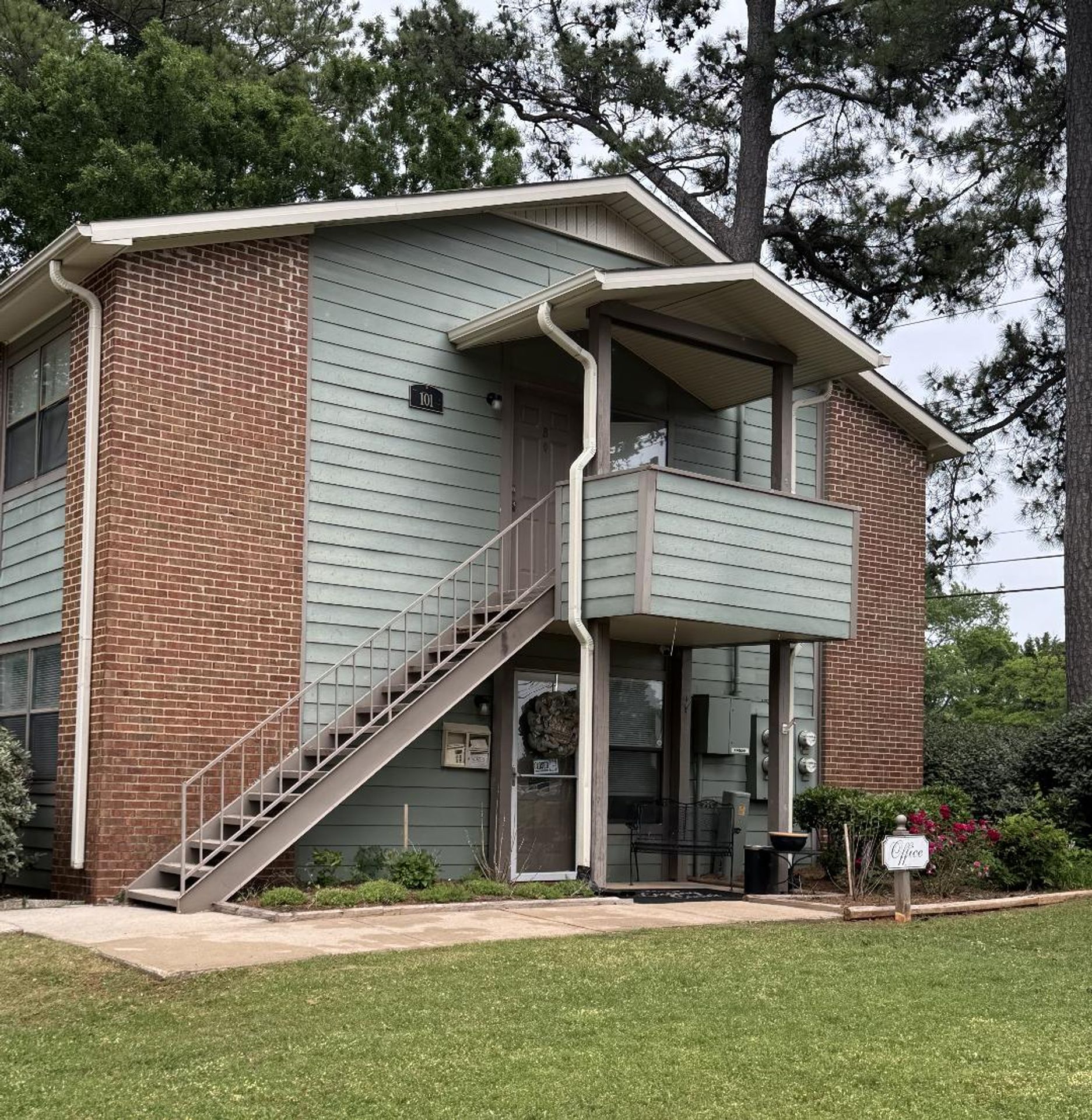 Madison Apartment: 101-A Abby Ln.