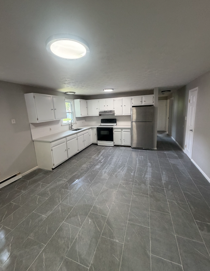Bristol Apartment: 193 Newell Avenue