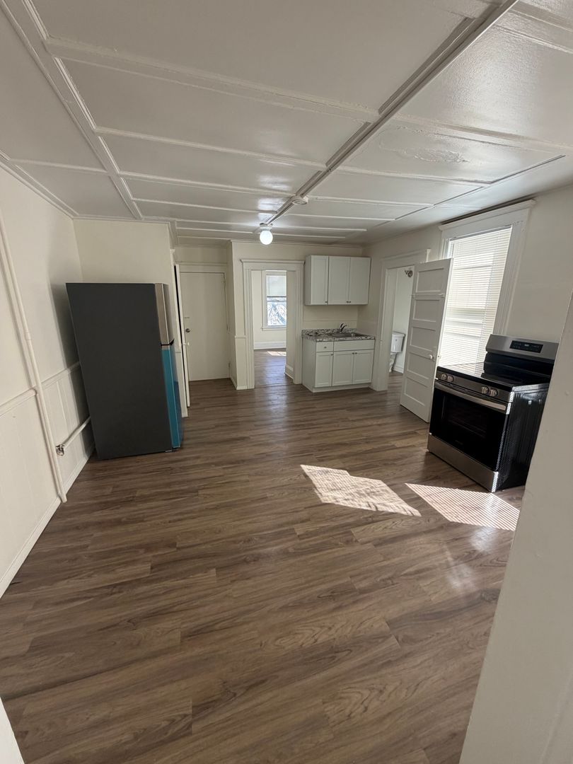 Torrington Apartment: 49 Washington Avenue