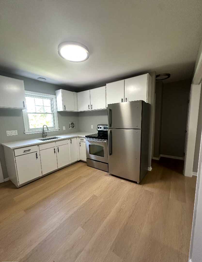 Waterbury Apartment: 8 Vernon Street