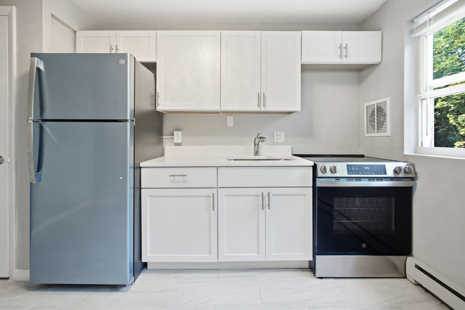 Naugatuck Apartment: 95 Fern Street
