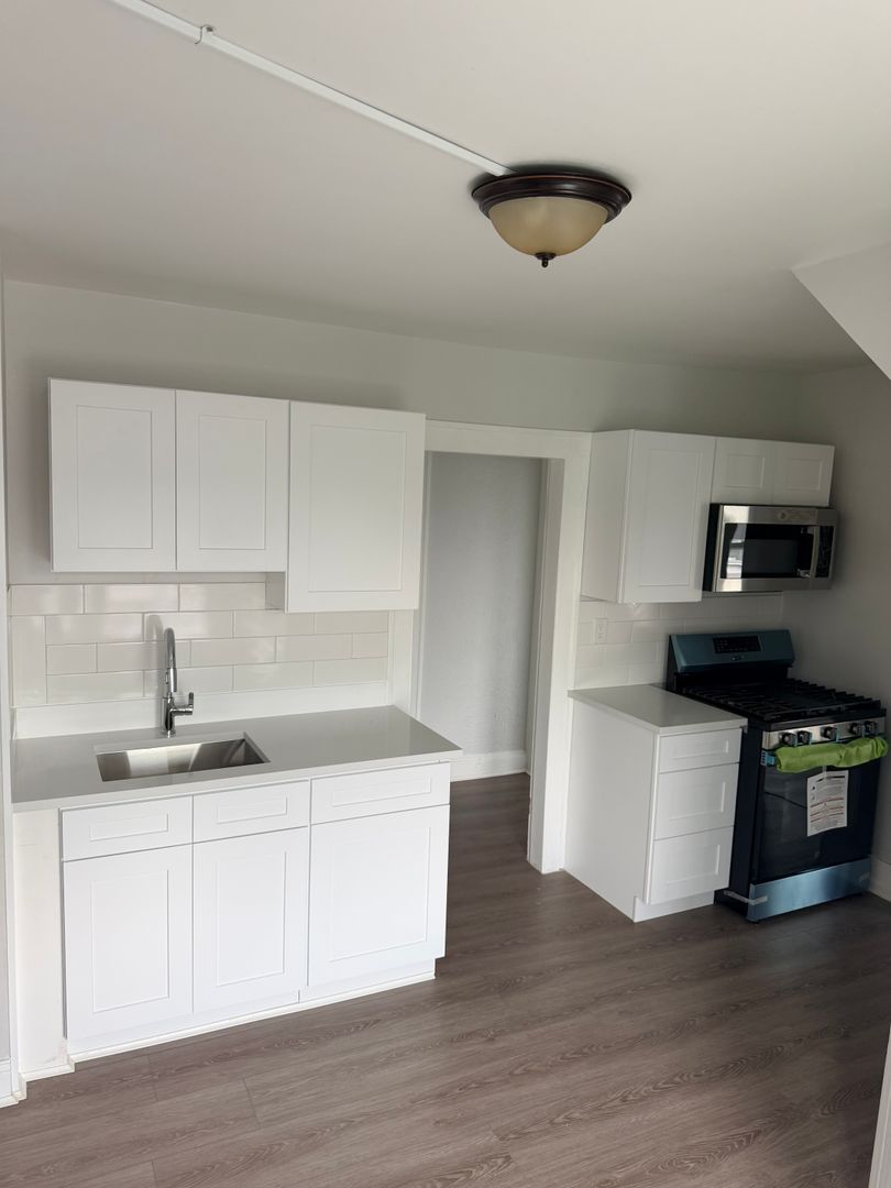 Bridgeport Apartment: 29 Atwater Street