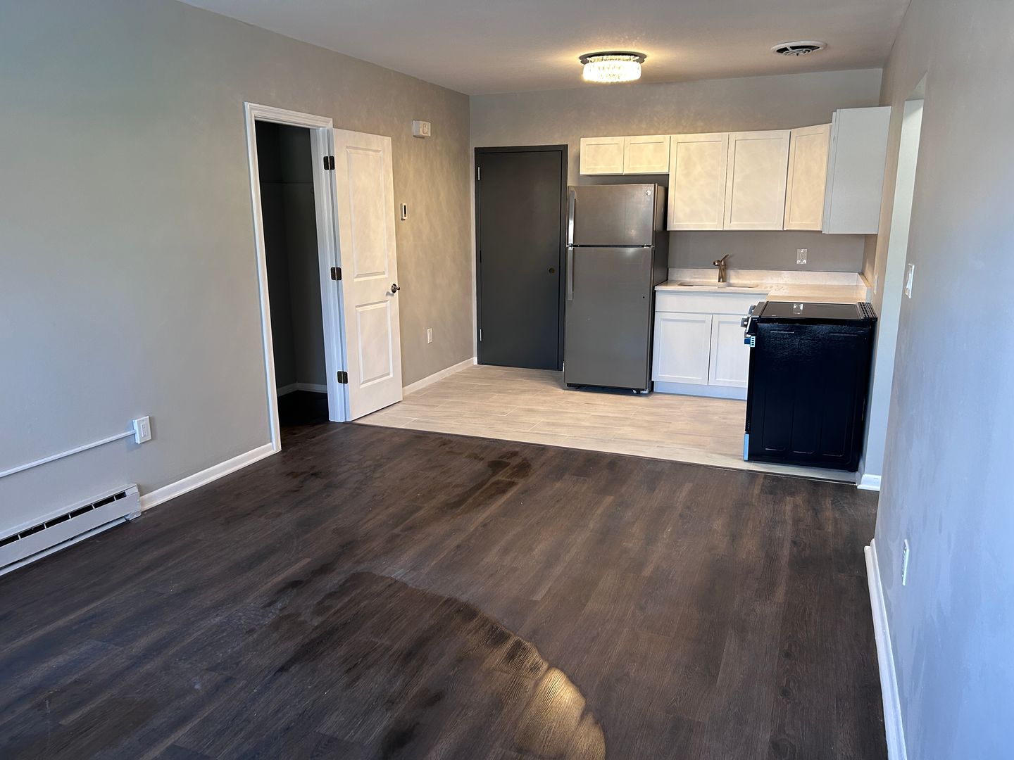 Naugatuck Apartment: 95 Fern Street