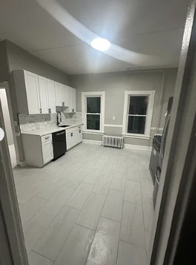 Meriden Apartment: 1068 Broad St