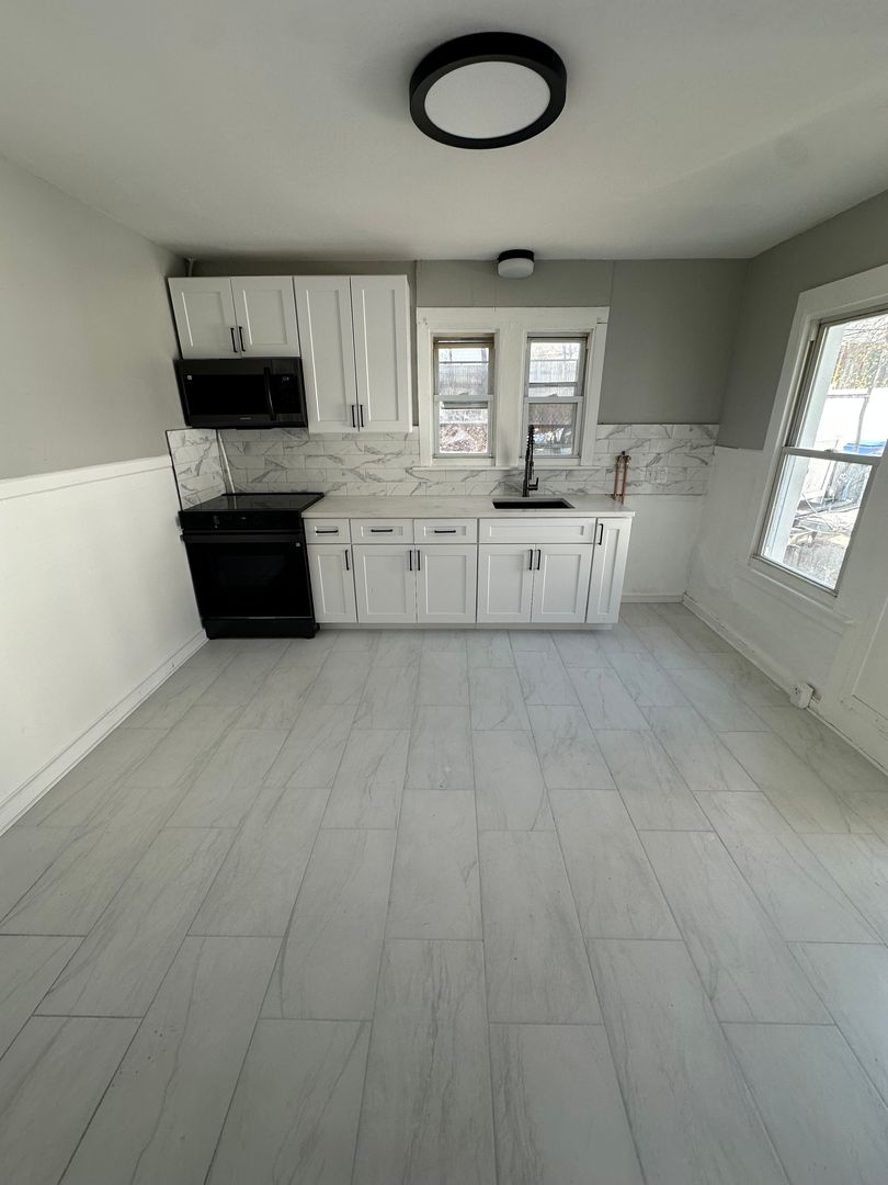 Torrington Apartment: 463 Main Street