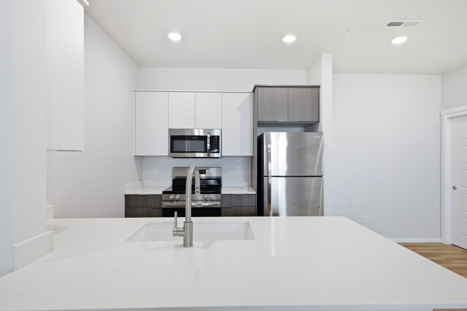 Meridian Apartment: 3382 N Centrepoint Way