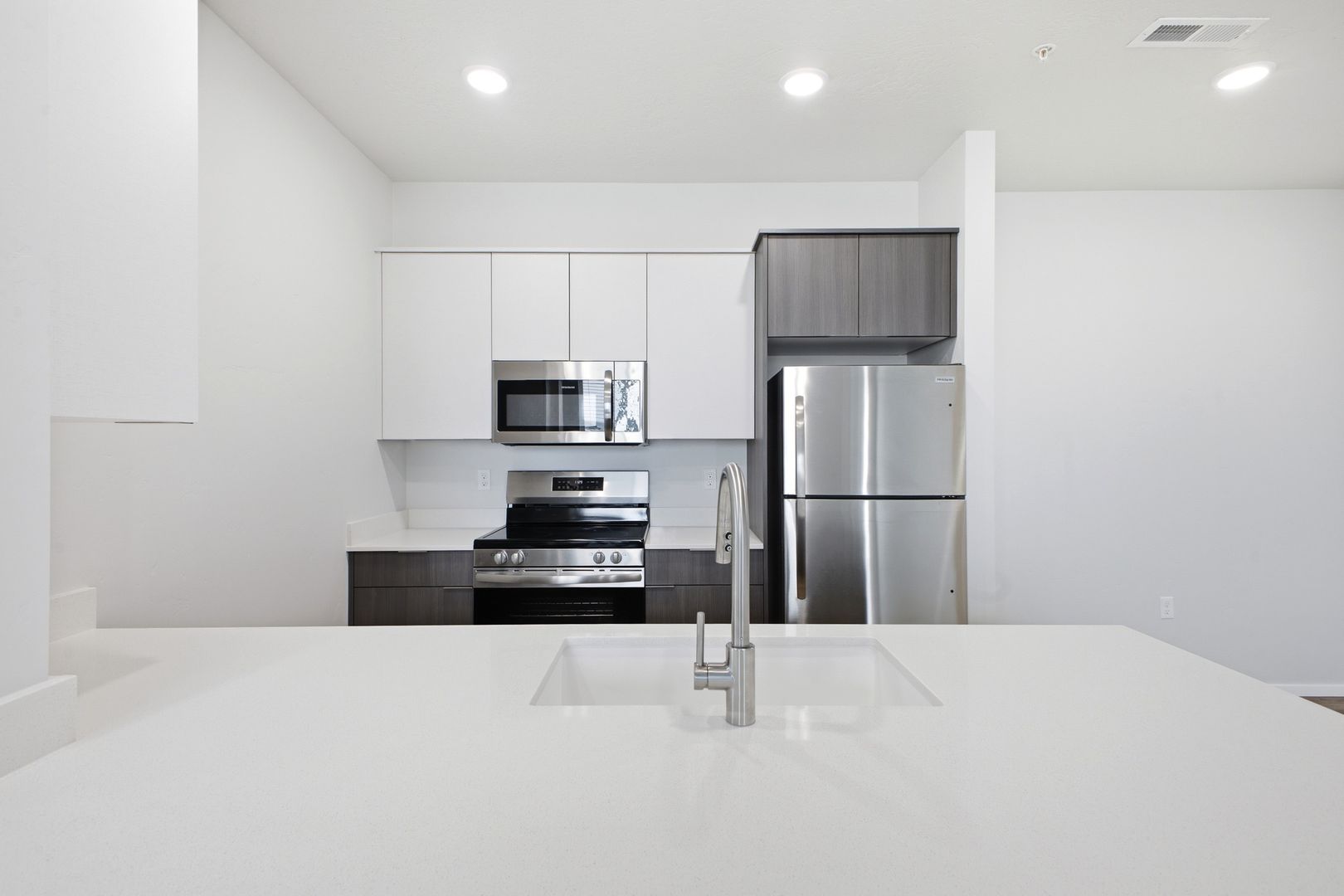 Meridian Apartment: 3382 N Centrepoint Way