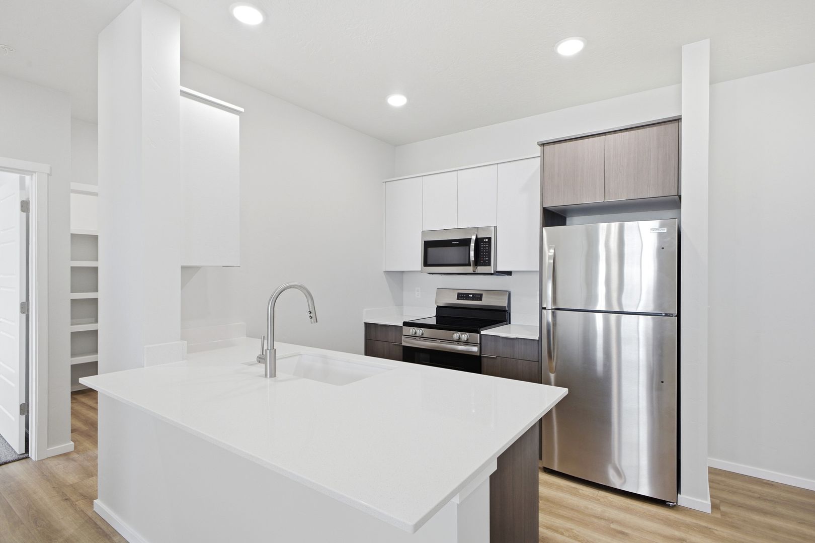 Meridian Apartment: 3382 N Centrepoint Way