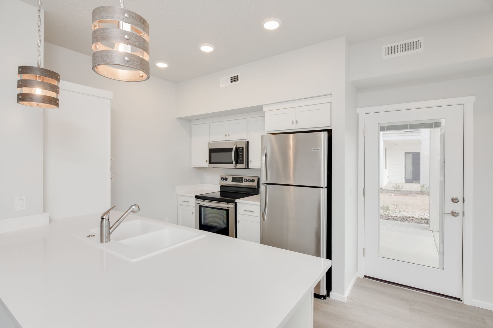 Caldwell Apartment: 5109 Farnum Lane #201