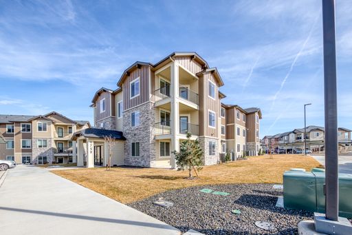Now Leasing 3 Bedroom Apartment Homes~ Water, sewer, trash, and parking included – photo 1