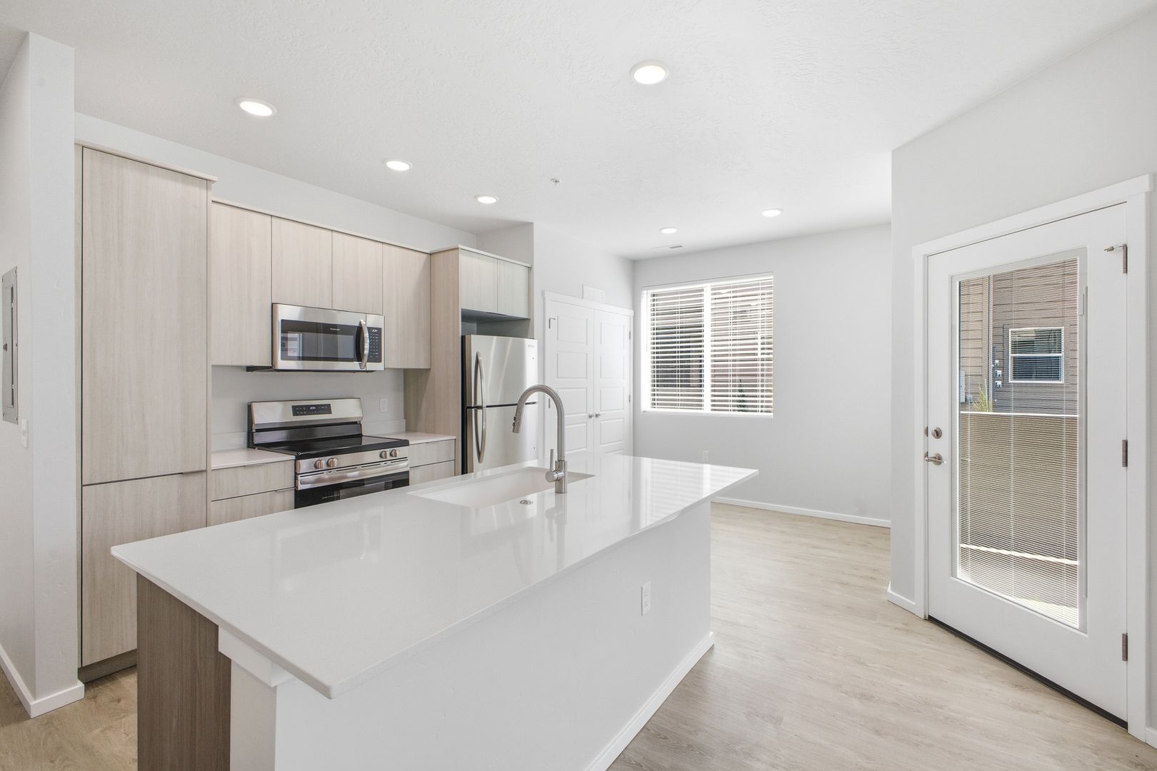 Meridian Apartment: 4873 West Daphne Street