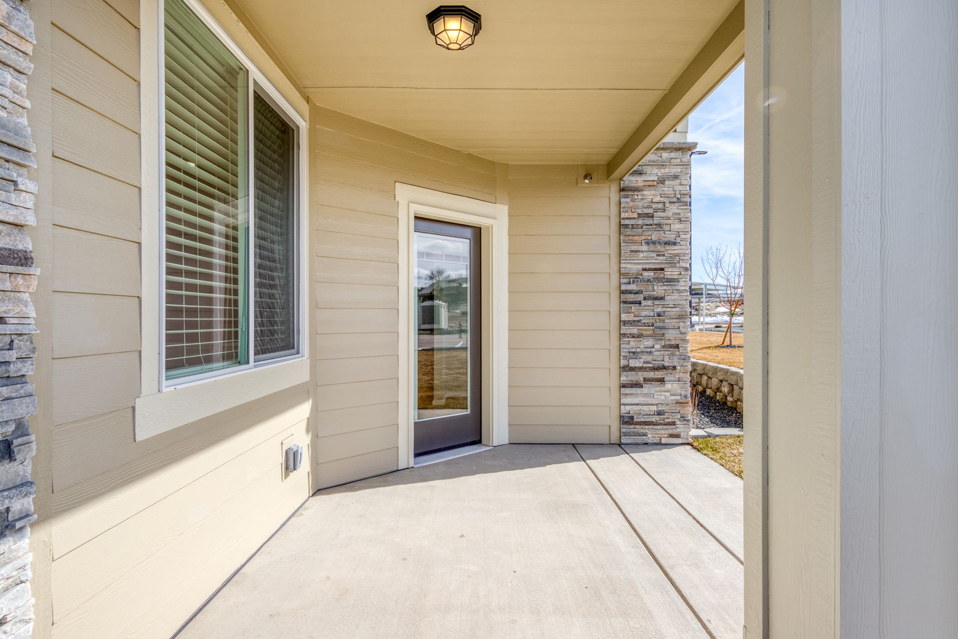 Meridian Apartment: 1751 S Grand Fork Way