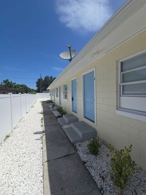 1 bed studio apartment