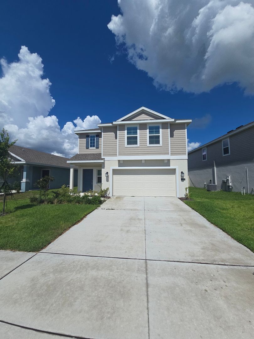 Winter Haven House: 633 Reggie Rd
