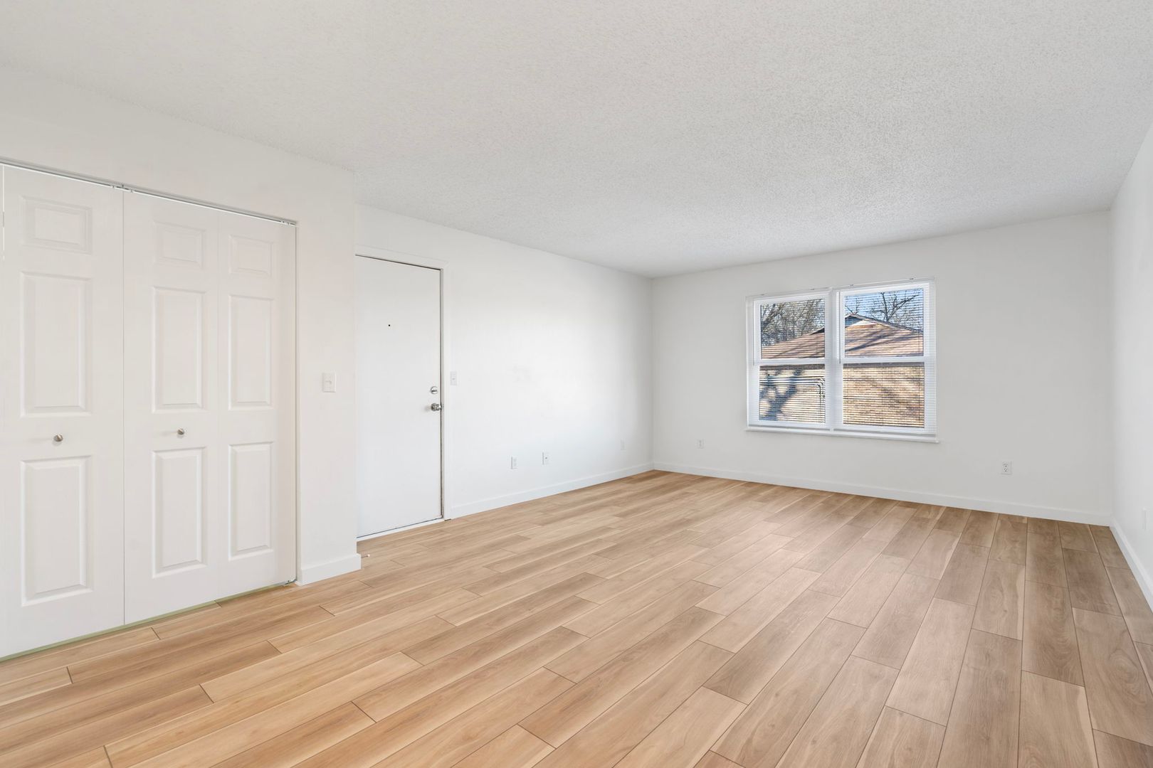 Springfield Apartment: 3110-3180 West Greenwood Street