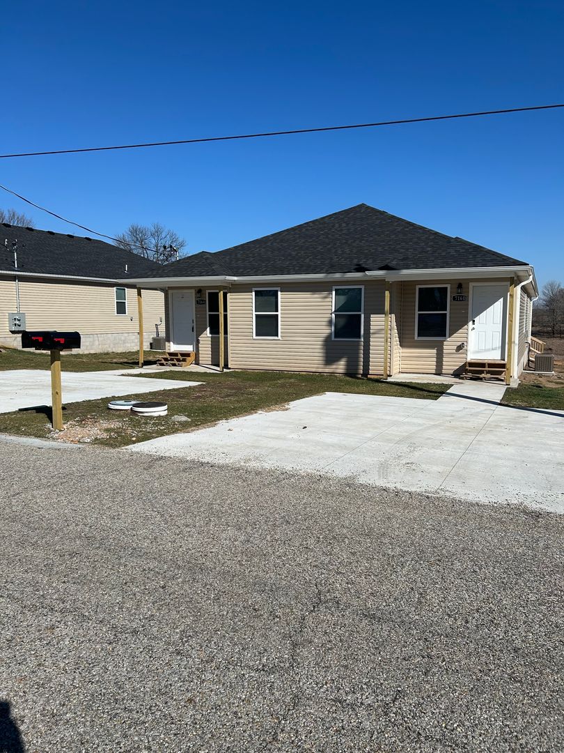 Galena Apartment: 716 N Columbus Street