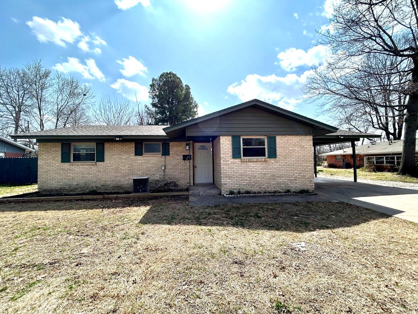 Springdale House: 1411 Lawrence Ave