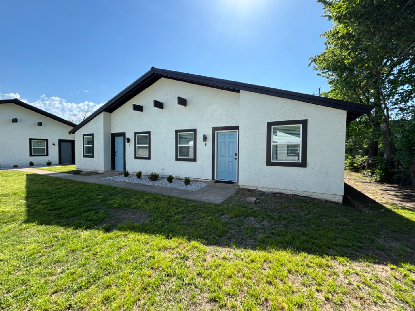 Springdale Apartment: 309 Park St