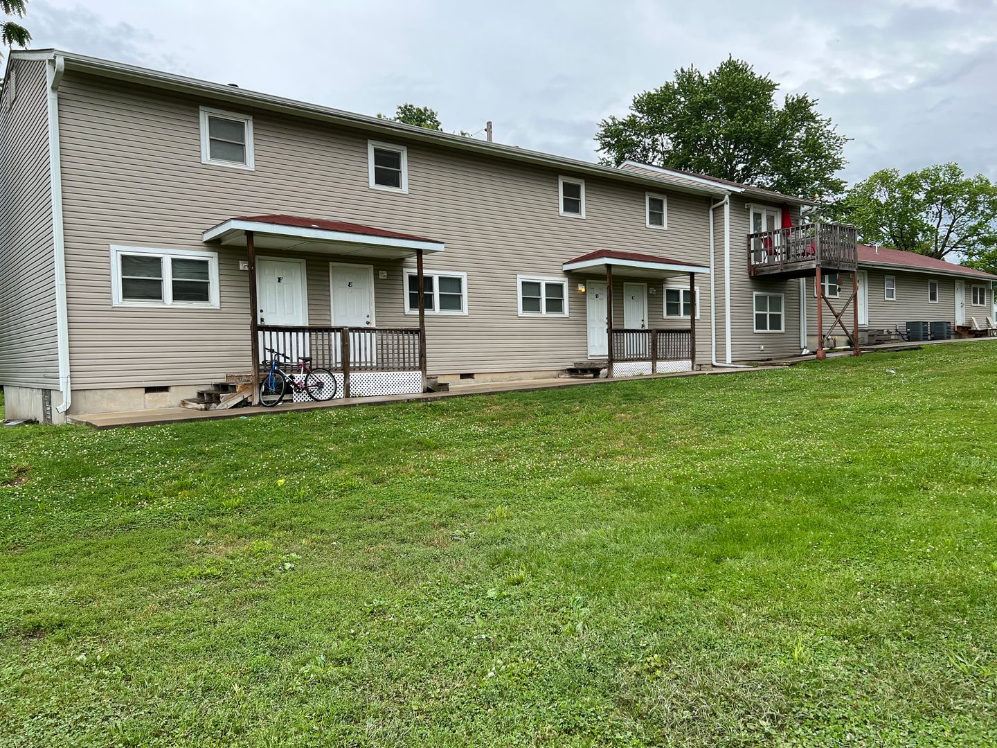 Pittsburg Apartment: 1116 S Elm