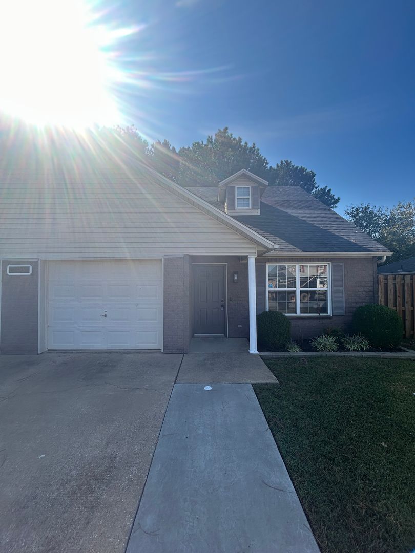 Bentonville Townhome: 3403 SW Victoria Pl Apt 1