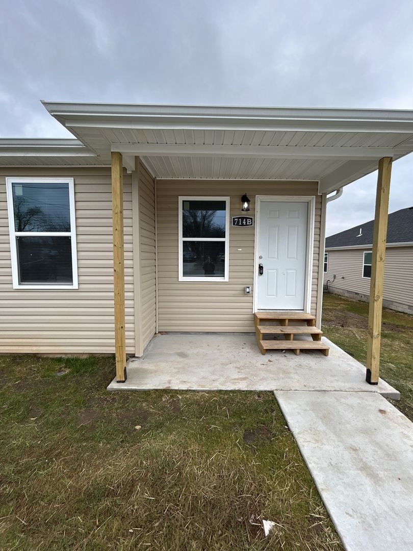 Galena Apartment: 714 N Columbus Street