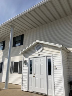 SPECIAL: SIGN LEASE IN SEPTEMBER AND GET FIRST MONTH FREE RENT!!!! 2 bedroom, 1 bathroom apartment on bottom floor IN WASHBURN MO!!