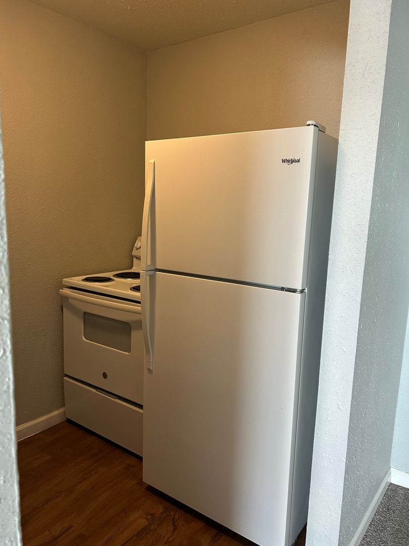 Springdale Apartment: 403-409 Park St.