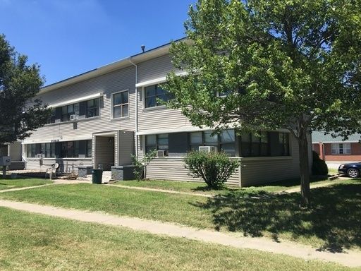 COMING SOON!!! Spacious 1 Bedroom/ 1 Bathroom