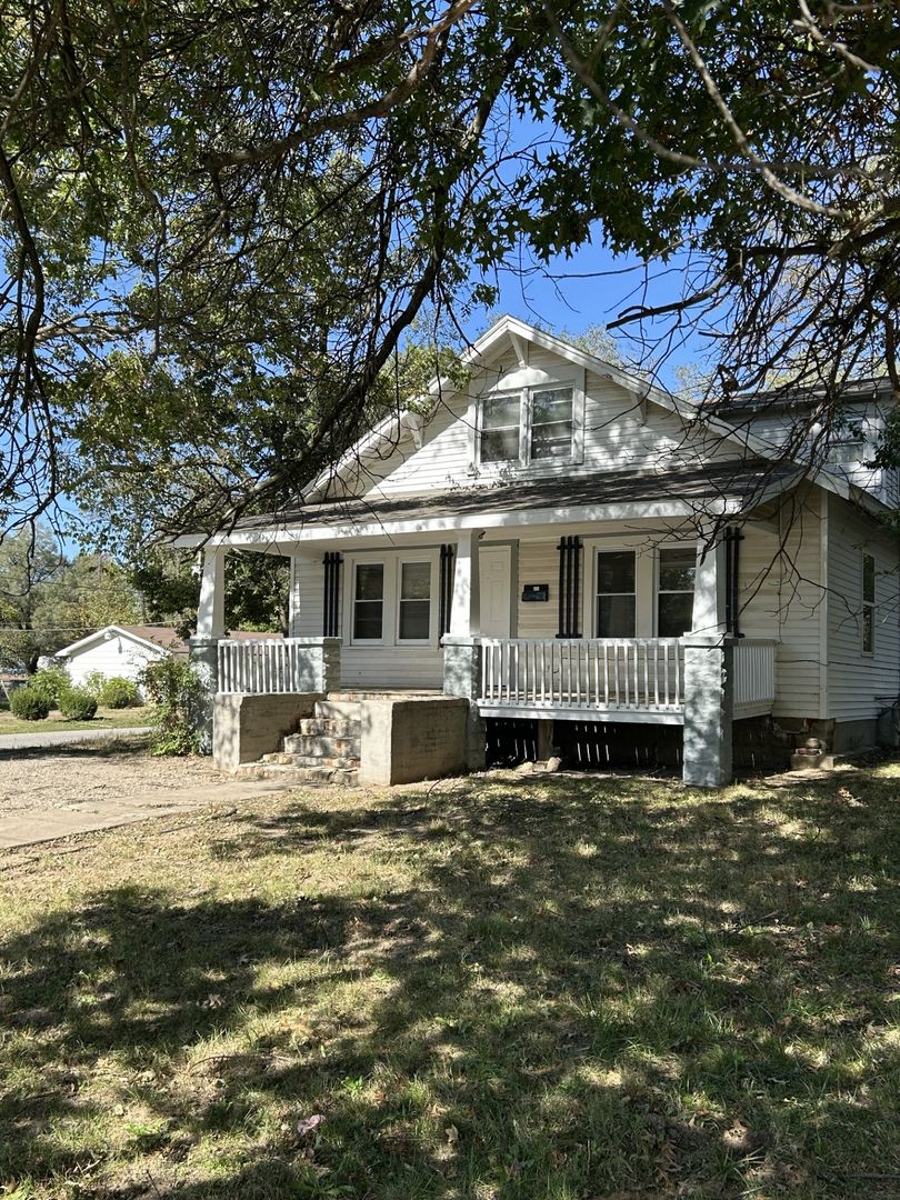 COMING SOON!  GORGEOUS 4BR/1BA - Large Corner Lot!  A MUST SEE!  