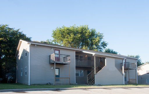 Nice 2BR/1BA Apartment near MSSU Campus in Joplin, MO. upstairs unit!!!