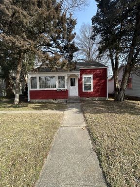 Nice Two Bedroom/ 1 Bathroom Duplex