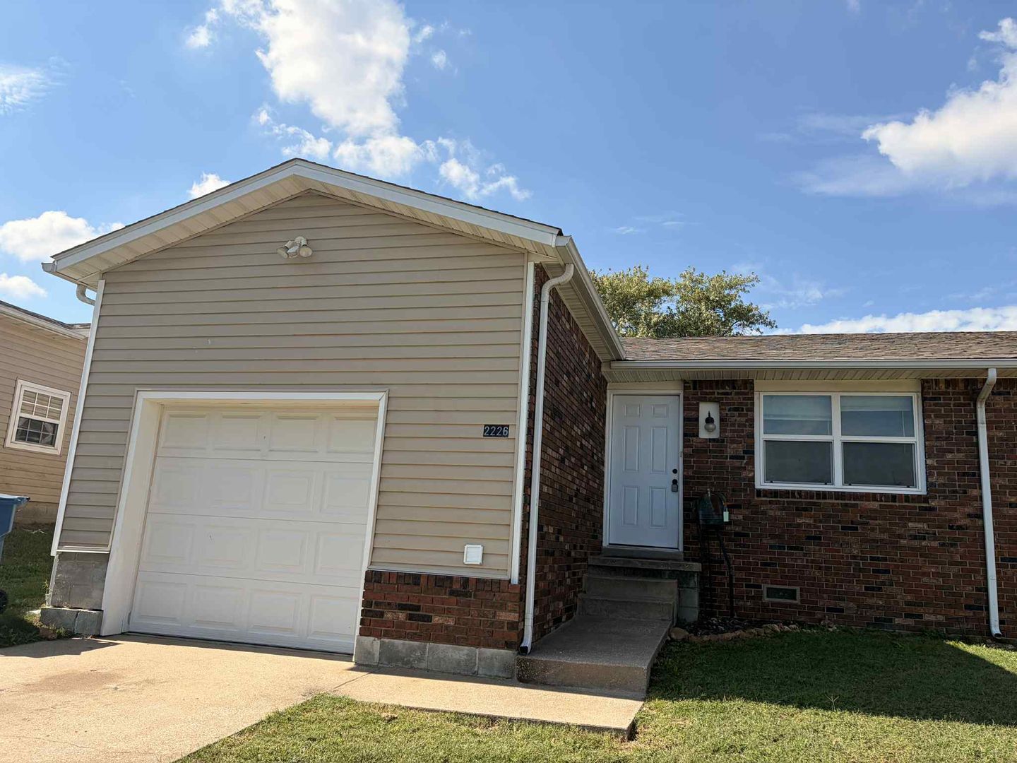 Joplin Apartment: 2224-2236 S Arizona Ave