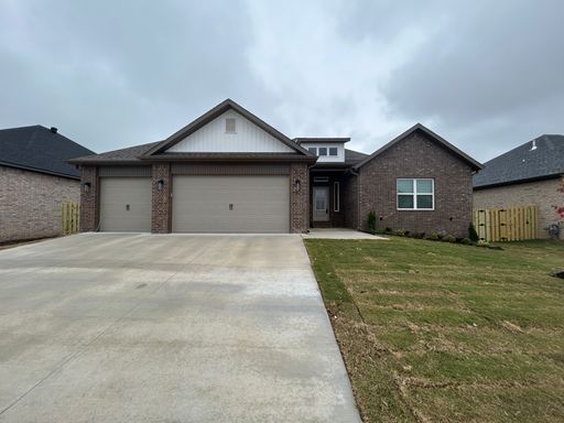 Beautiful Modern Home in Pea Ridge! – photo 1