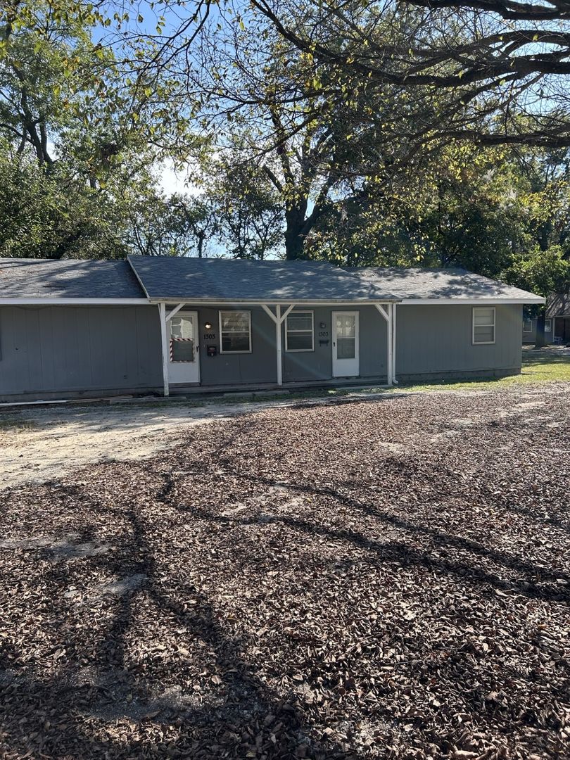 Pittsburg Apartment: 1303 E. 9th St.