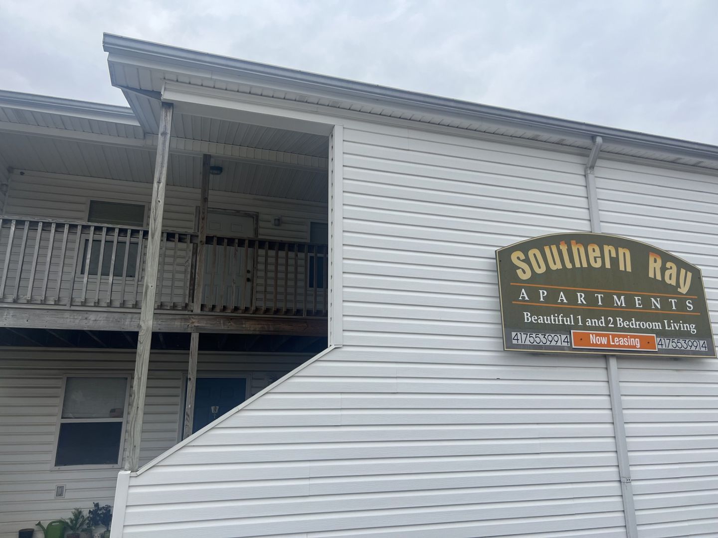 Joplin Apartment: 3802 College View Drive 1-8