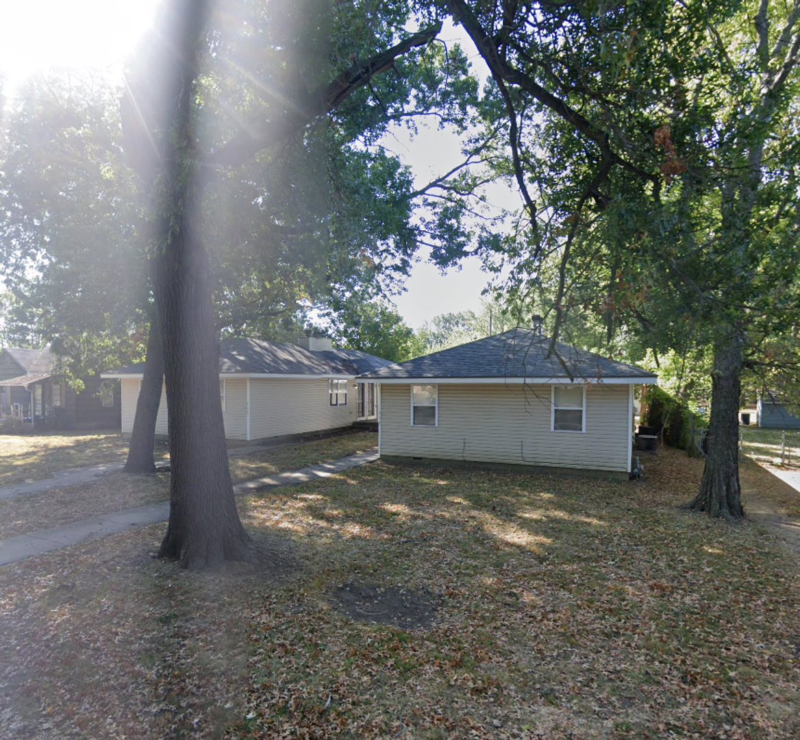 Pittsburg Apartment: 506-508 E Monroe