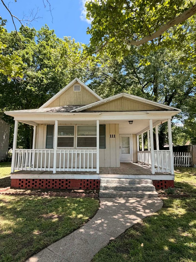 Joplin House: 111 N Gray