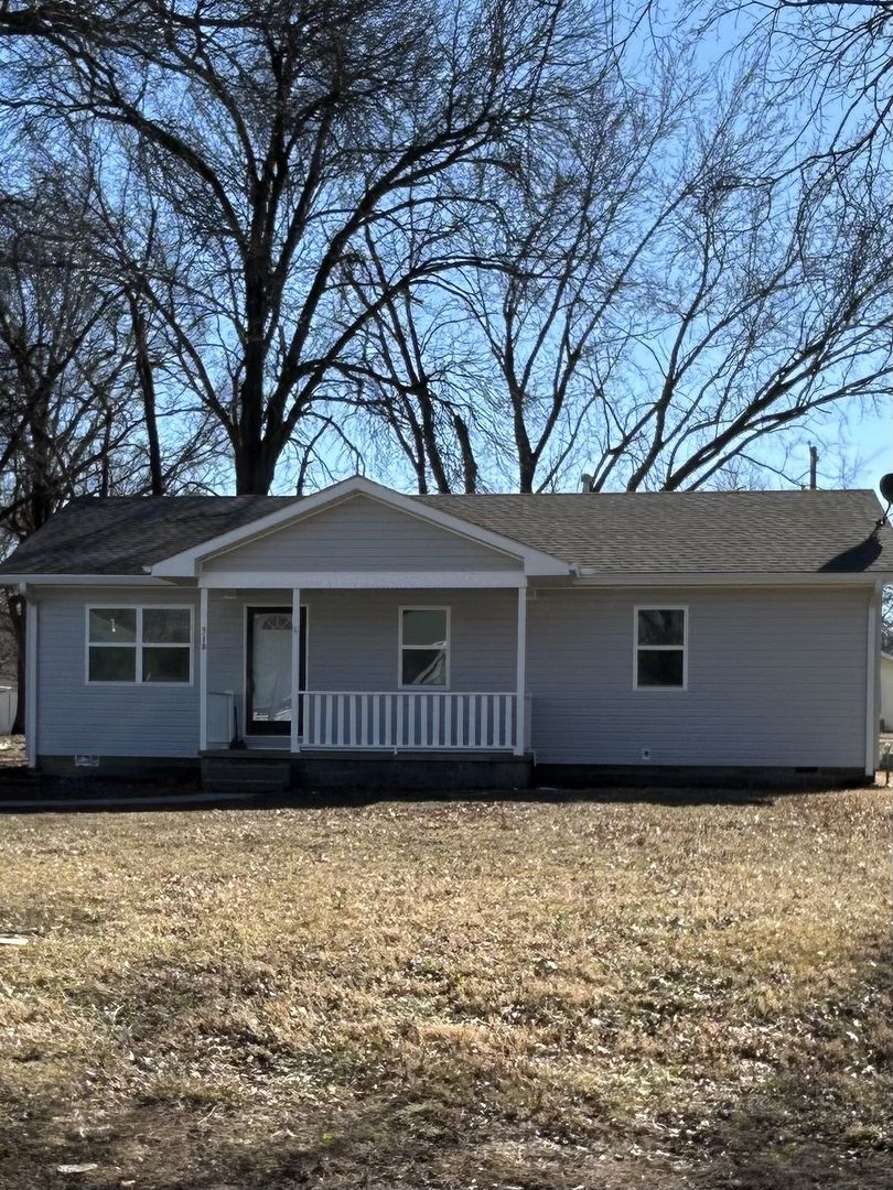 Pittsburg House: 516 E Park