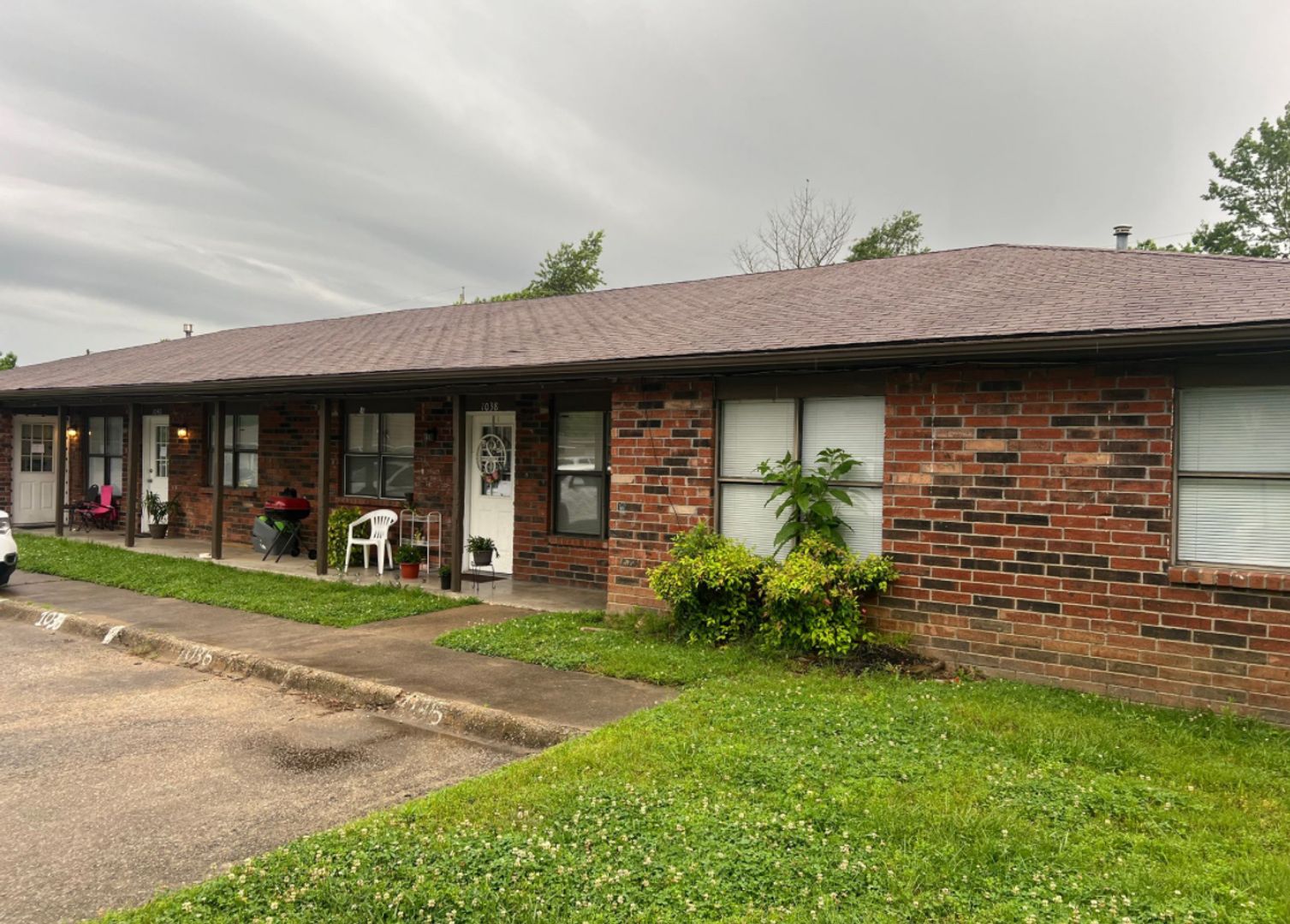 Rogers Apartment: 1036-1042 W. Hendrix St.