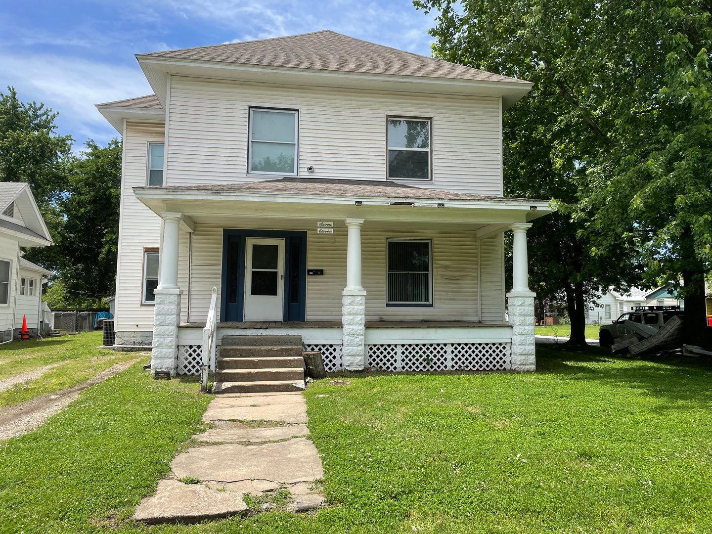 Pittsburg Apartment: 711 N Grand