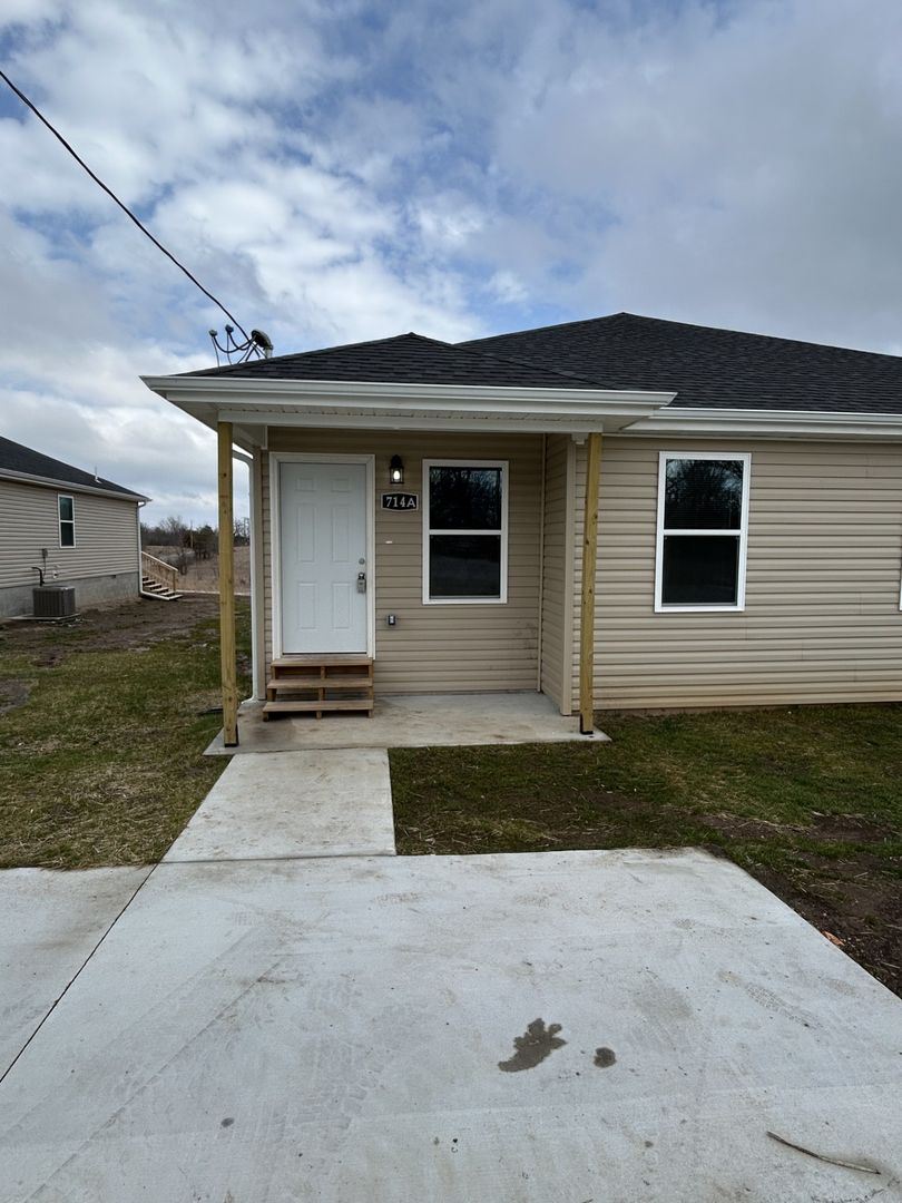 Galena Apartment: 714 N Columbus Street